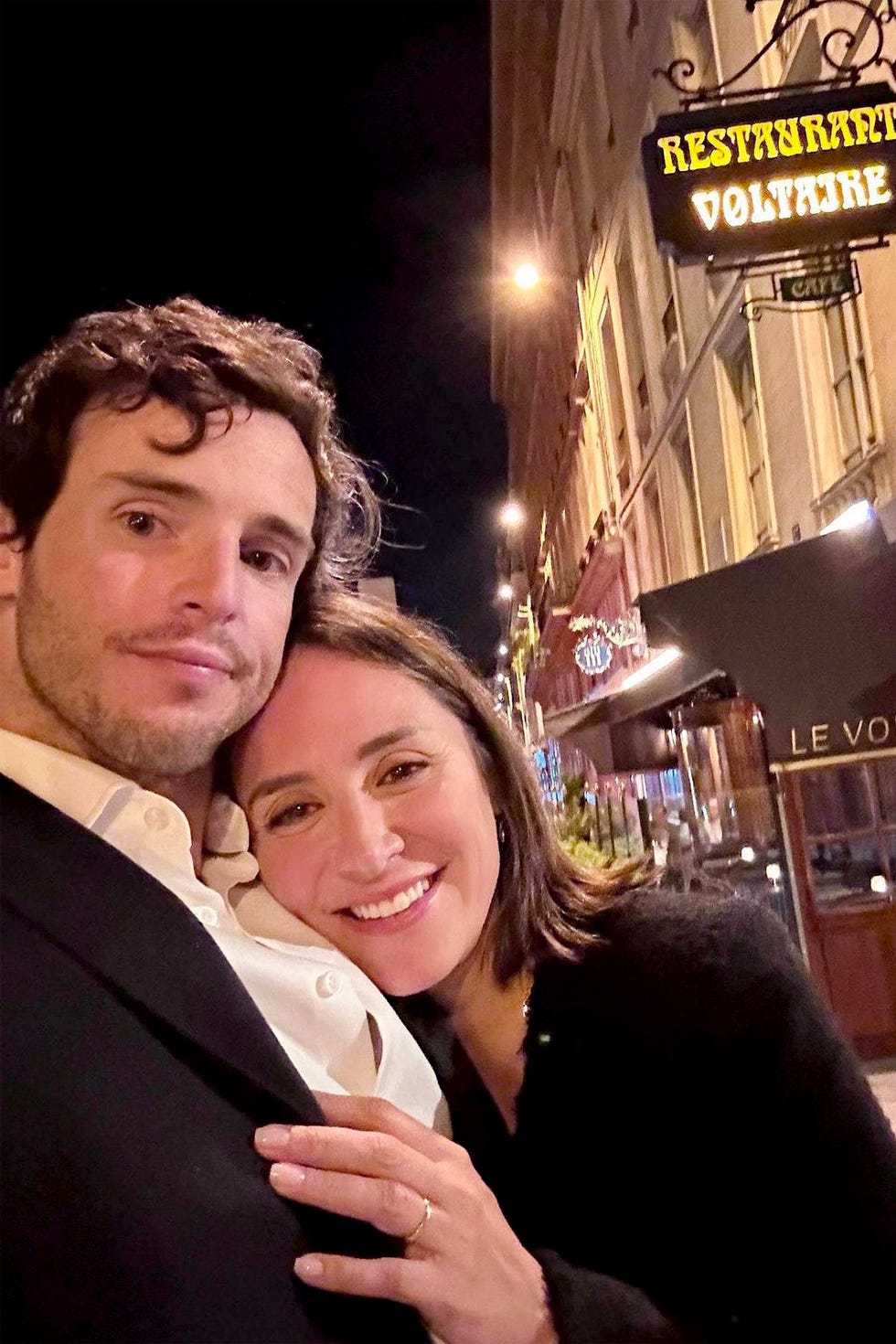 tamara falco e inigo onievacelbran su aniversario de boda en paris