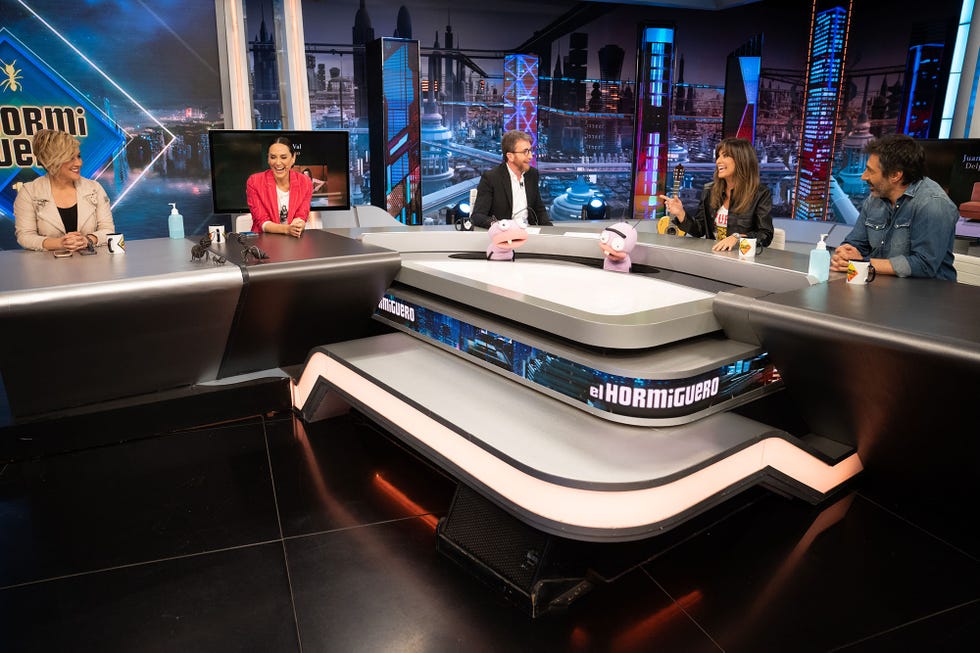 los tertulianos de 'el hormiguero' hablan de vacunas con pablo motos