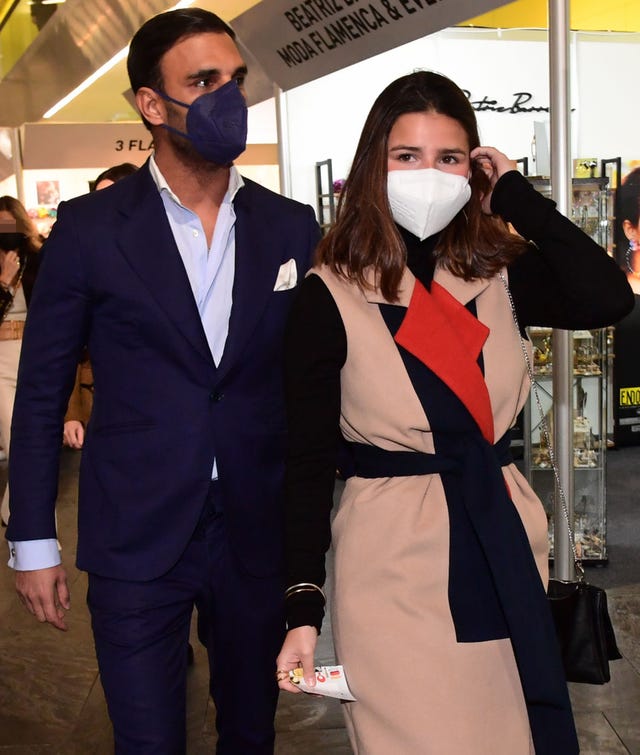 la hija de fran rivera y eugenia martínez de irujo llega al simof con su nueva pareja