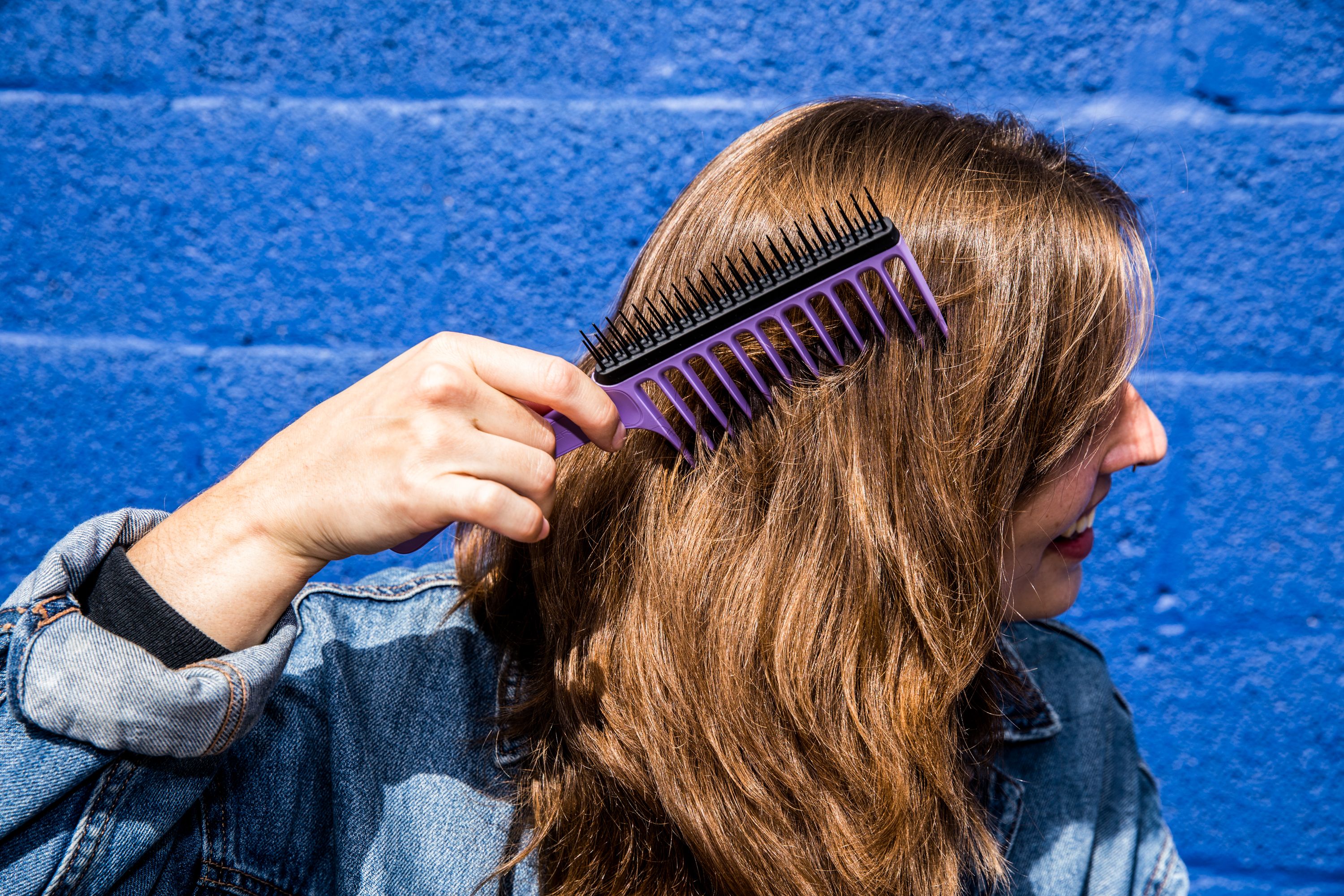 The Best Combs for Detangling and Styling Hair With Zero Pain