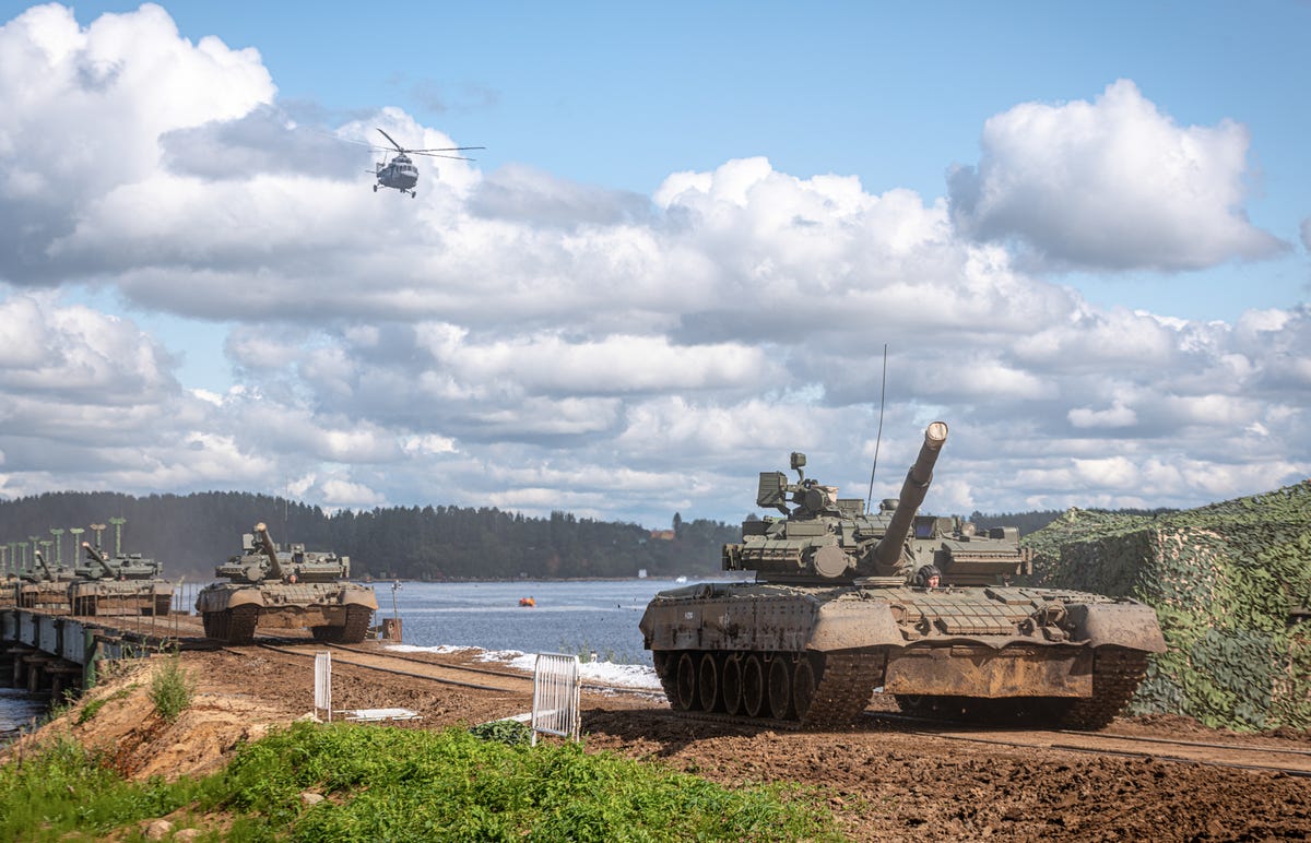 Drone Video Appears to Show Field Full of Inflatable Russian Tanks