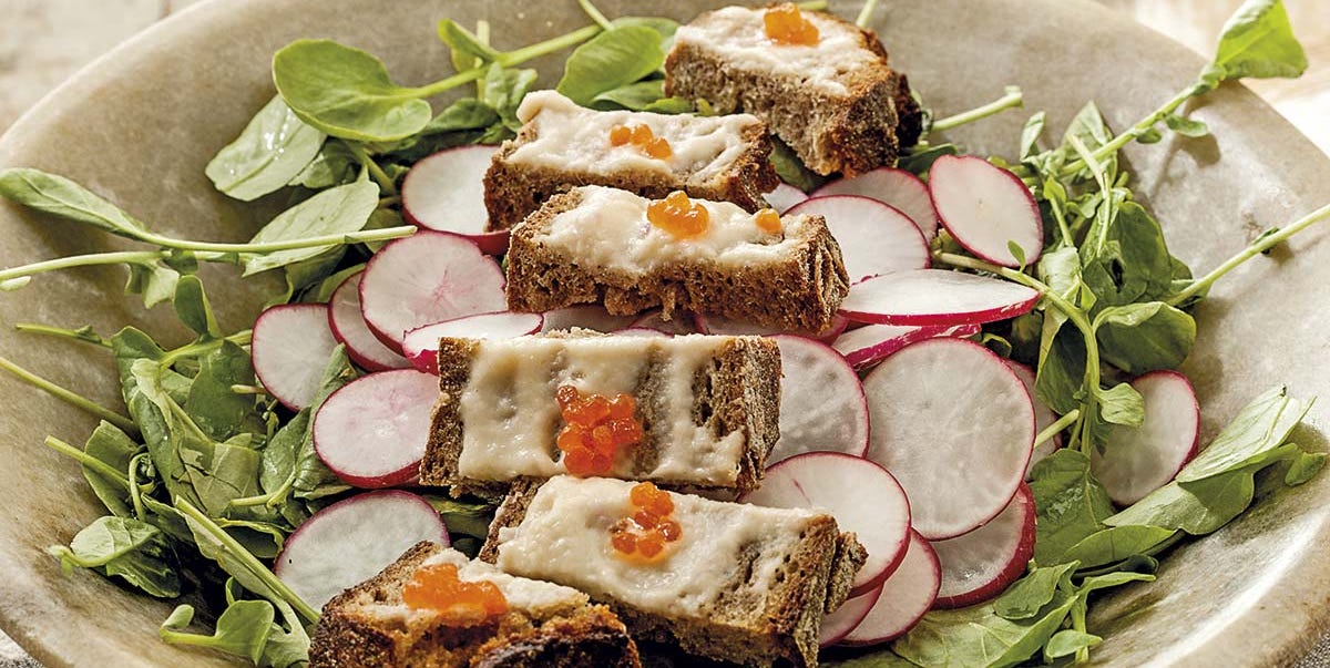 Taramasalata con berros y rabanitos taramasalata con berros y rabanitos