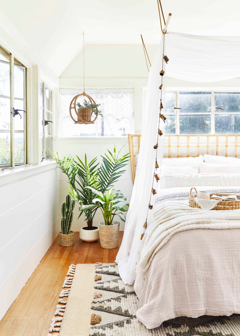 boho bedroom with plants