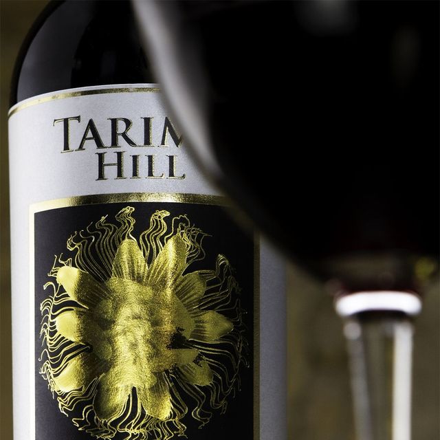 vino tarima hill