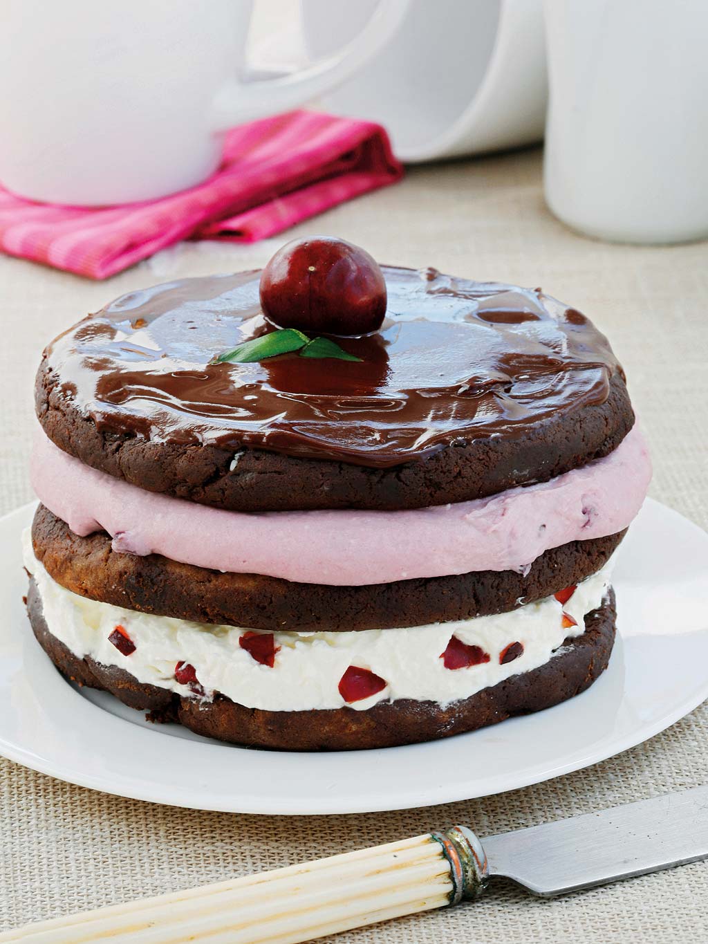tarta de cerezas y chocolate