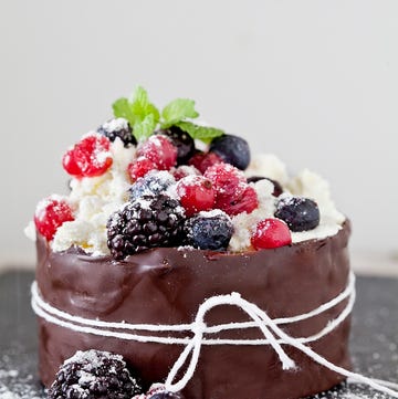 tarta de chocolate y frutos rojos tarta de chocolate y frutos rojos