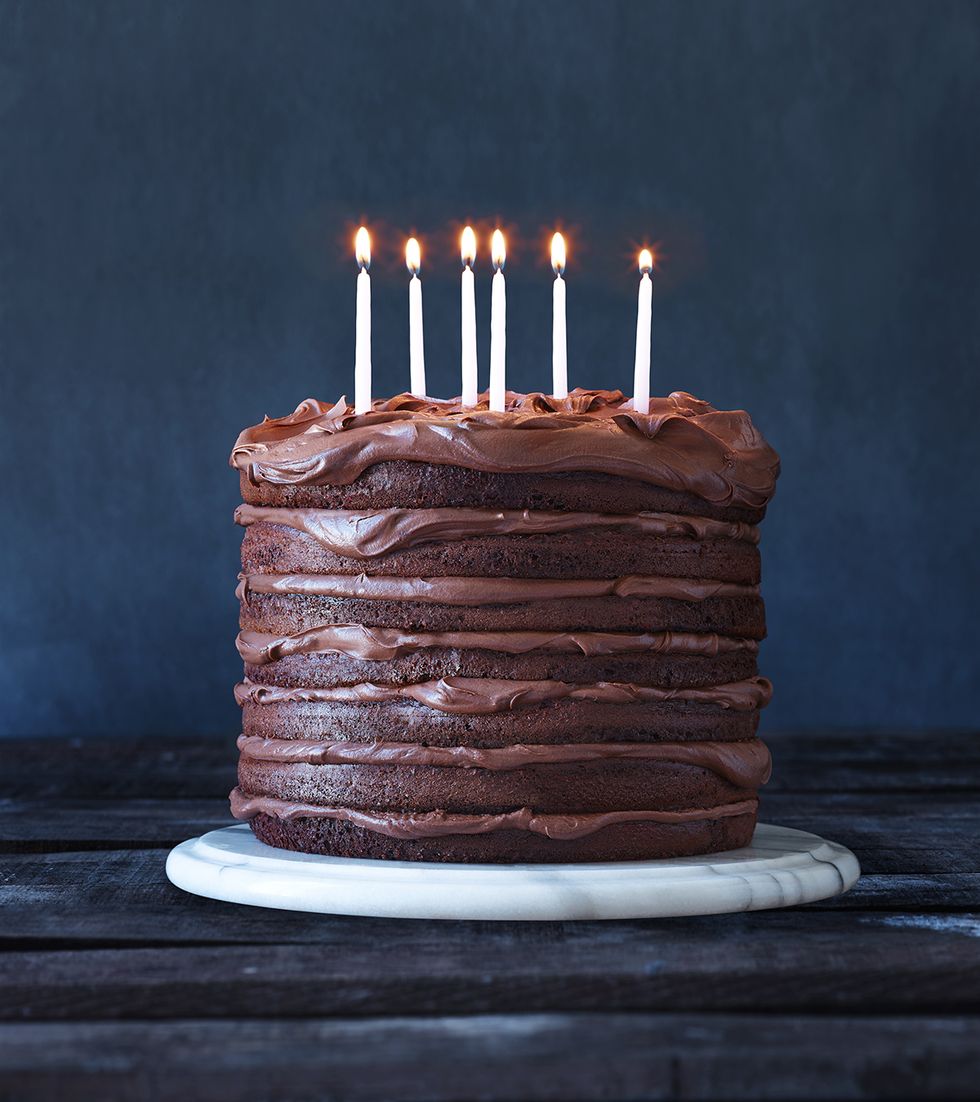 tarta de chocolate, con velas, de cumpleaños