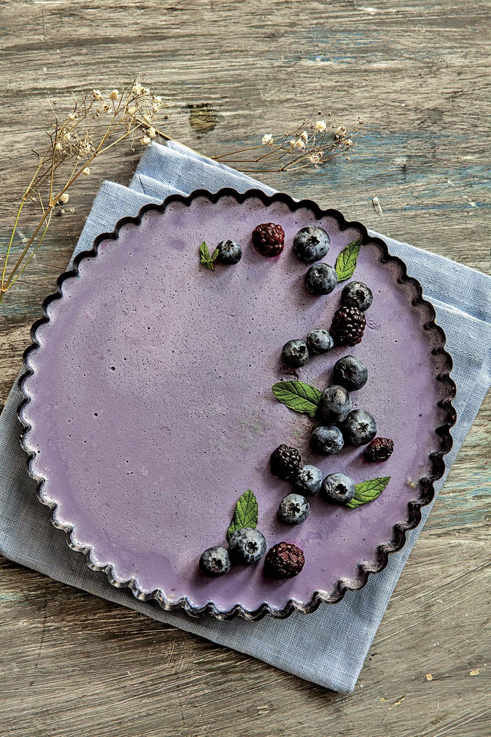 pastel de moras y arándanos