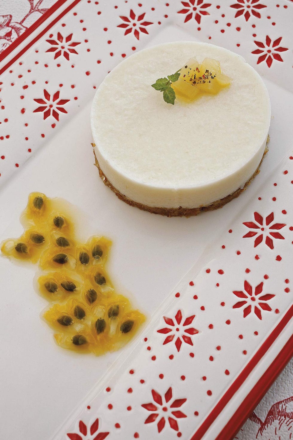 tarta de queso, piña y maracuyá