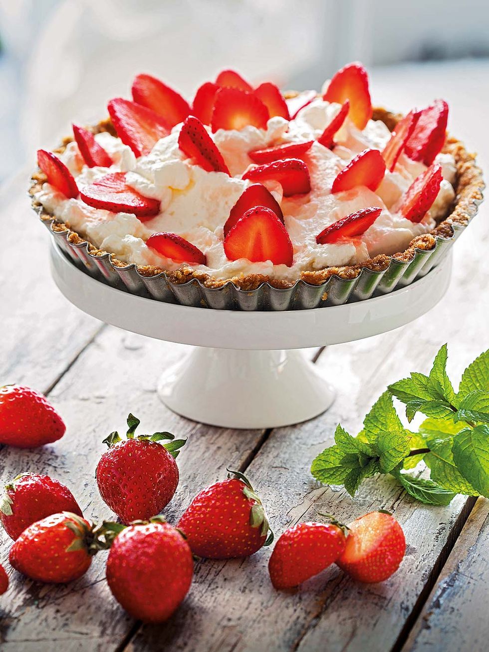 Dish, Food, Cuisine, Strawberry, Strawberries, Dessert, Whipped cream, Ingredient, Pavlova, Strawberry pie, 