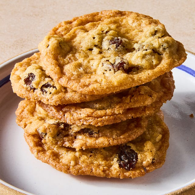 Tate's Oatmeal Raisin Cookies crispy and thin oatmeal raisin cookies