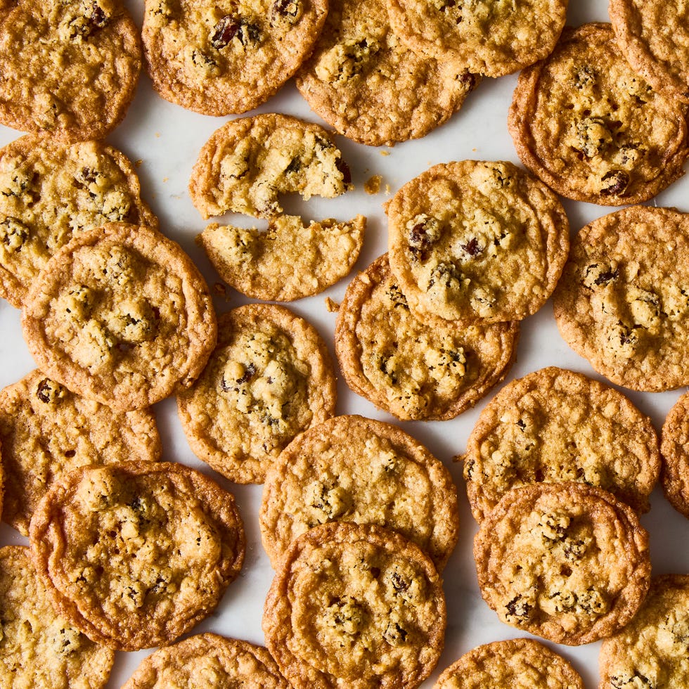 crispy and thin oatmeal raisin cookies