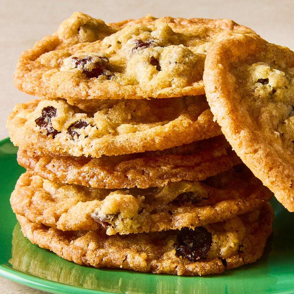 crispy and thin oatmeal raisin cookies