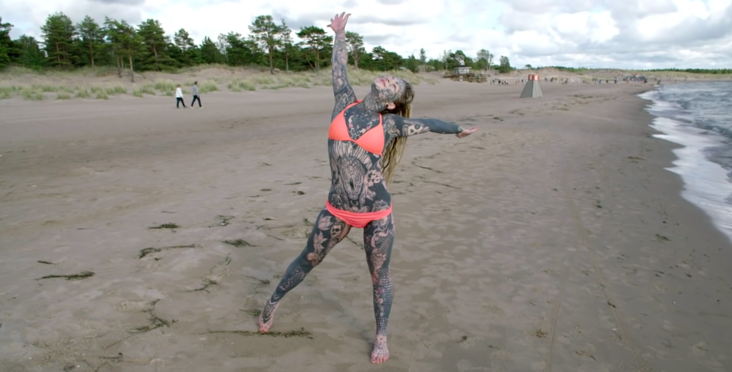 Woman Covers Face Tattoos to See if Her Family Will Recognize Her