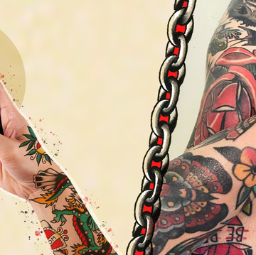 tatto hand selfie phone