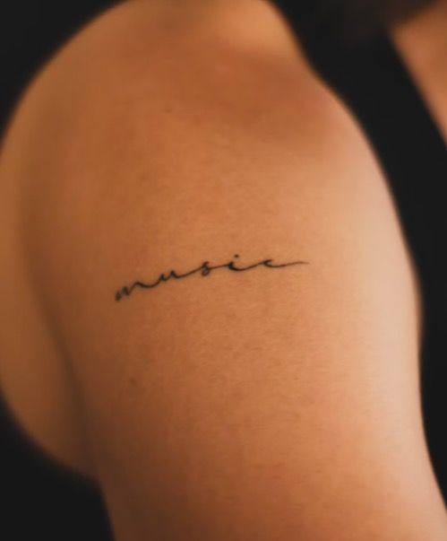 10 ideas de tatuajes con frases, una tendencia con un significado íntimo y  personal