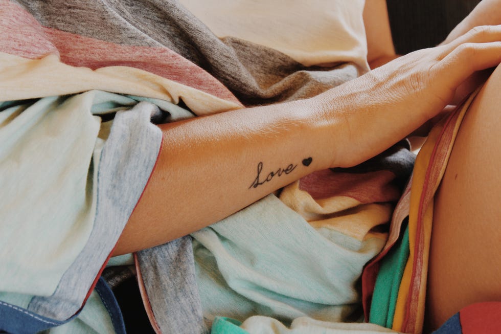 tatuaje palabra significado, tatuaje love