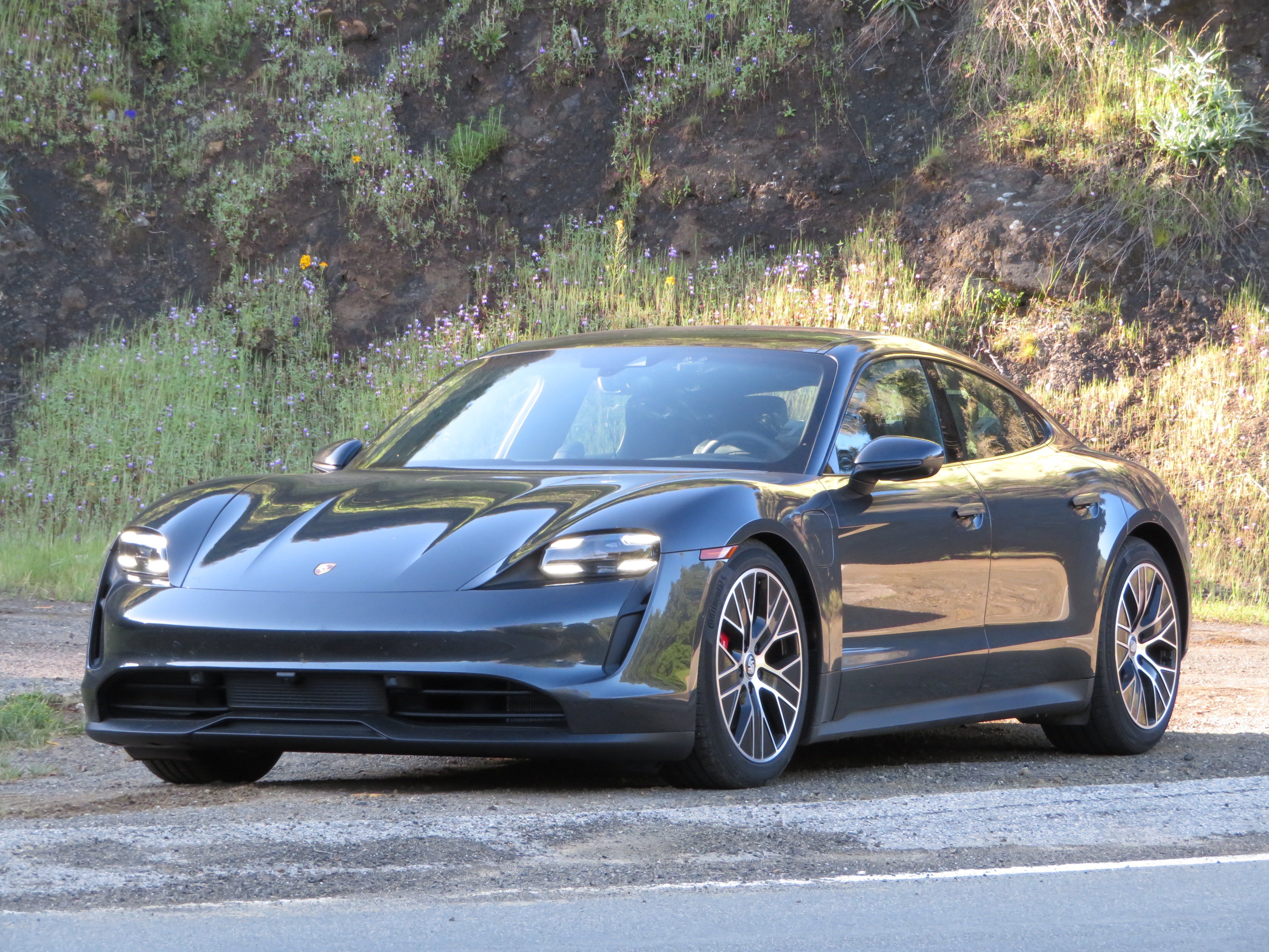 Porsche taycan deals 4s performance specs