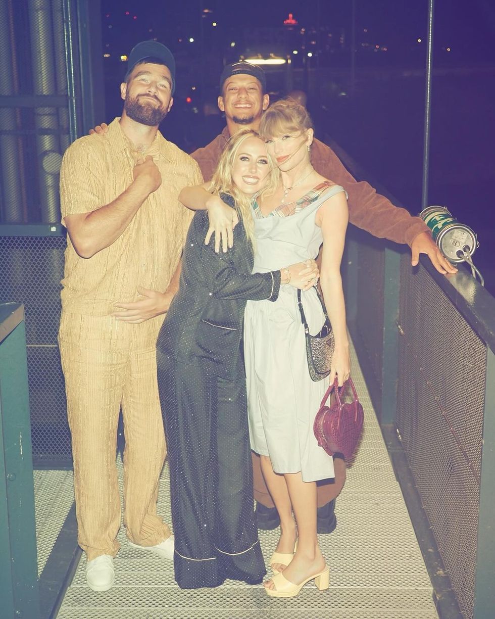 taylor swift and travis kelce with brittany and patrick mahomes on their double date
