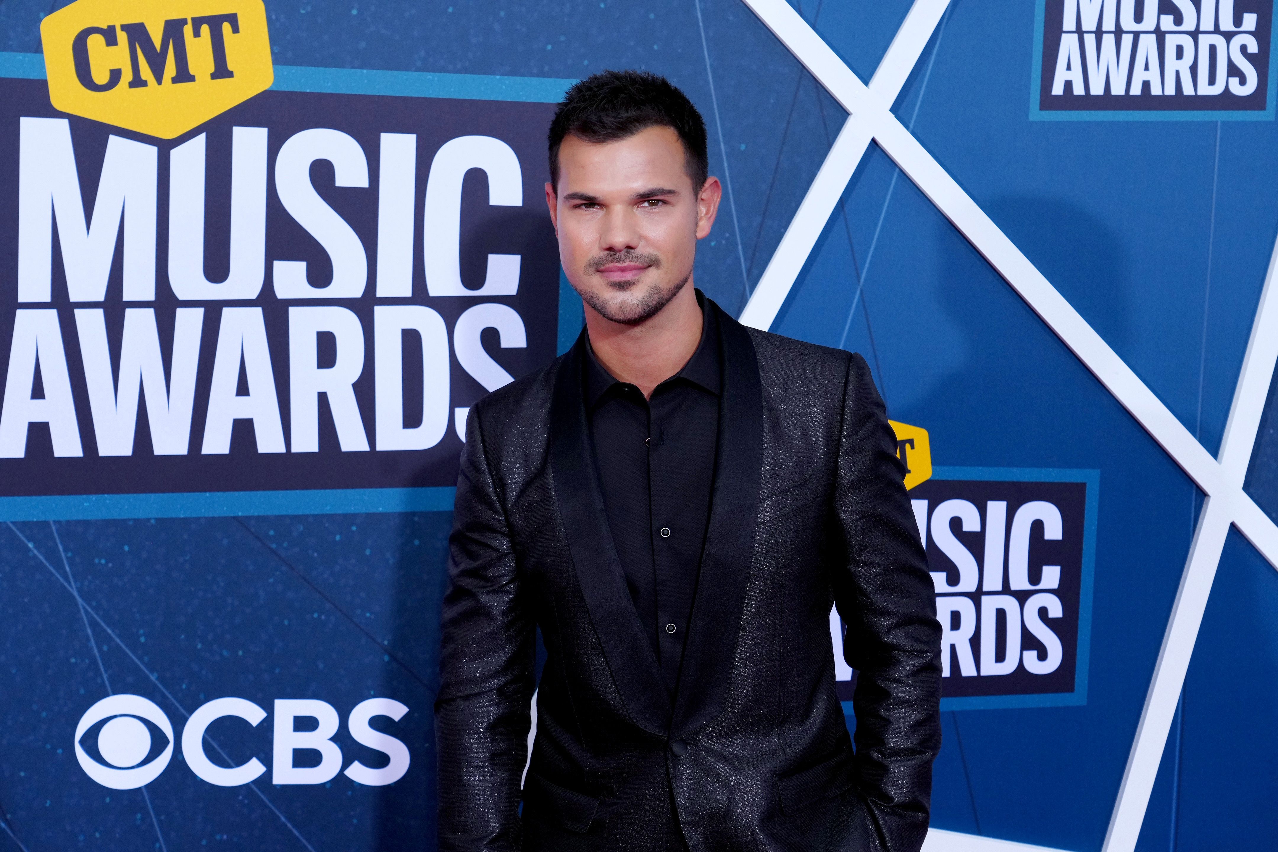 Taylor Lautner Reveals One Big Regret With Ex Taylor Swift