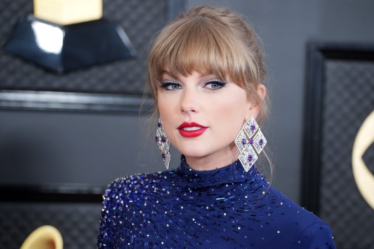 Taylor Swift Is a Billionaire After Eras Tour: Report