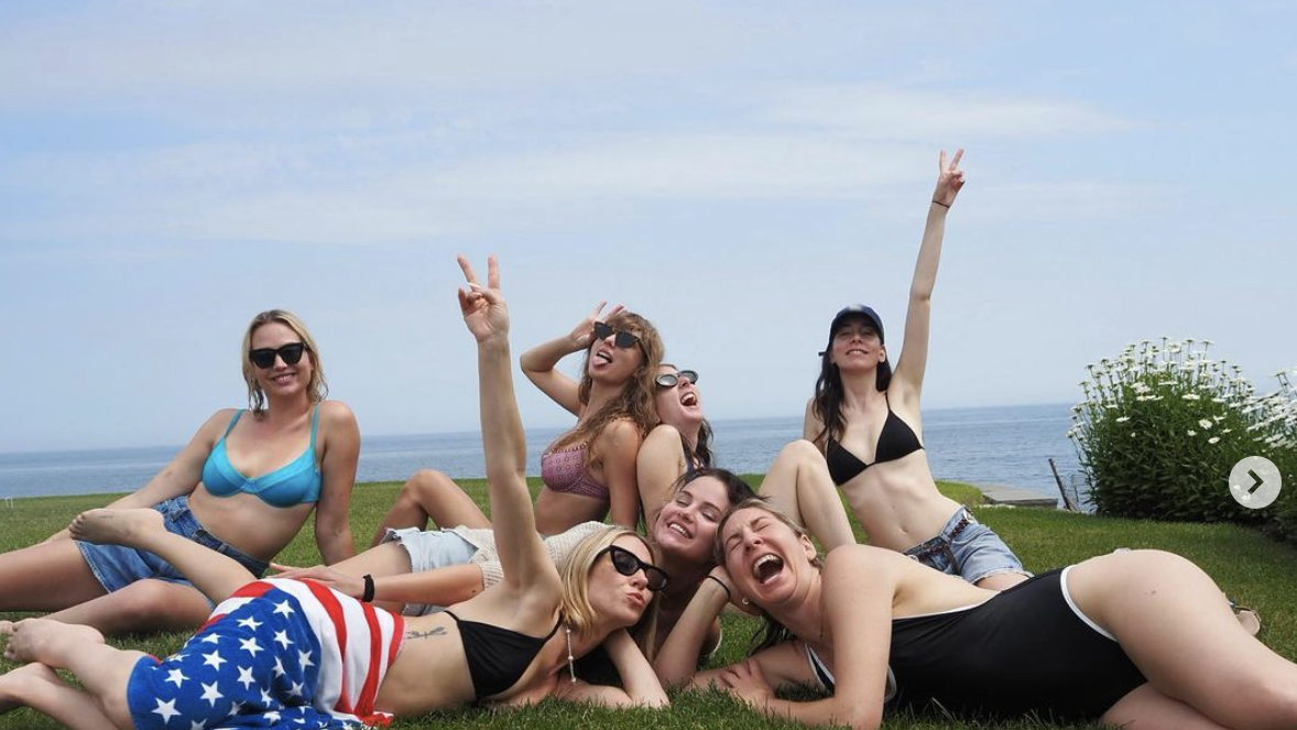 Taylor Swift Throws the Perfect Girl-Squad Bash