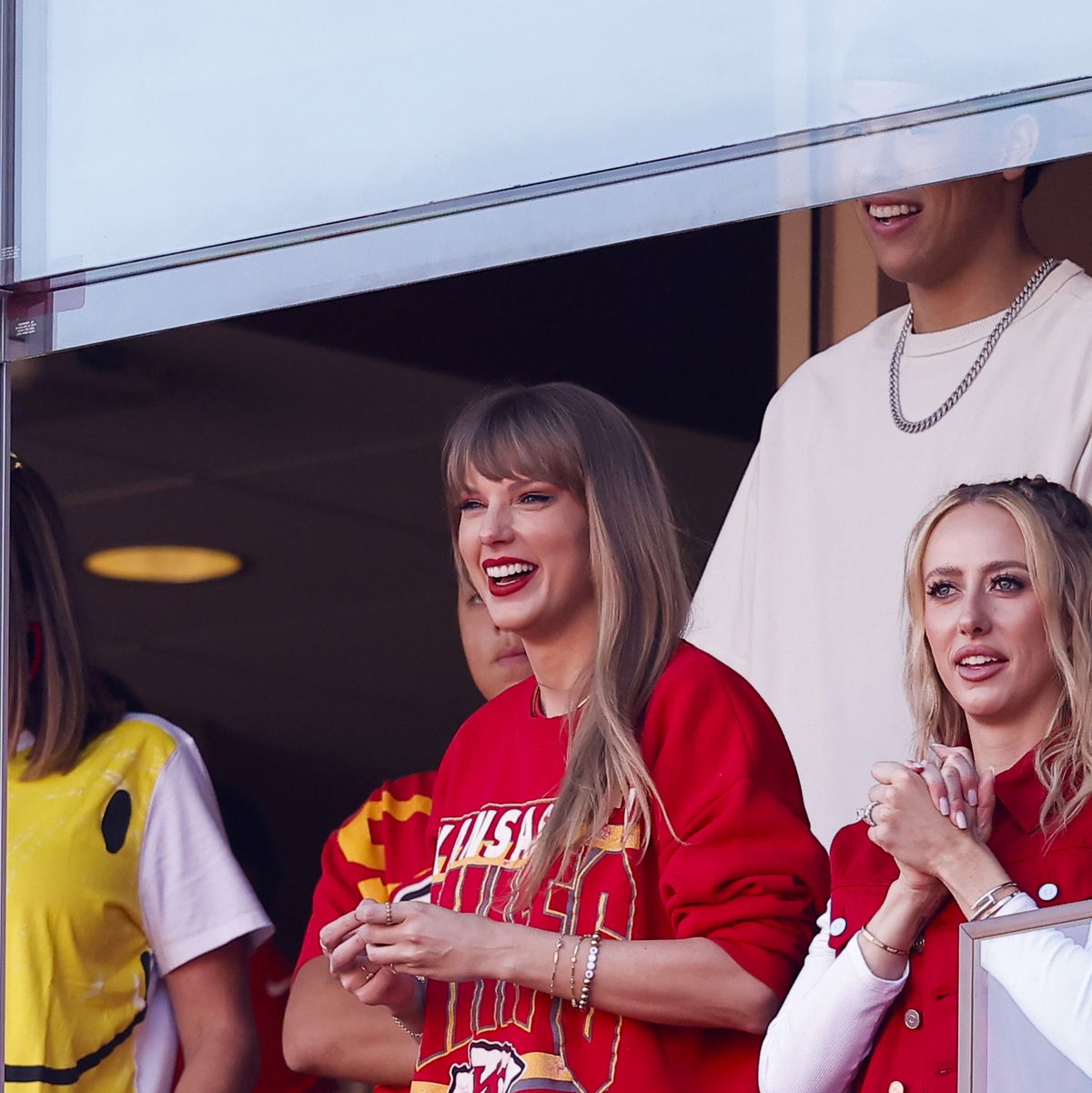 Taylor Swift Spends Girls' Night Out With Brittany Mahomes in NYC Ahead of  Chiefs Game