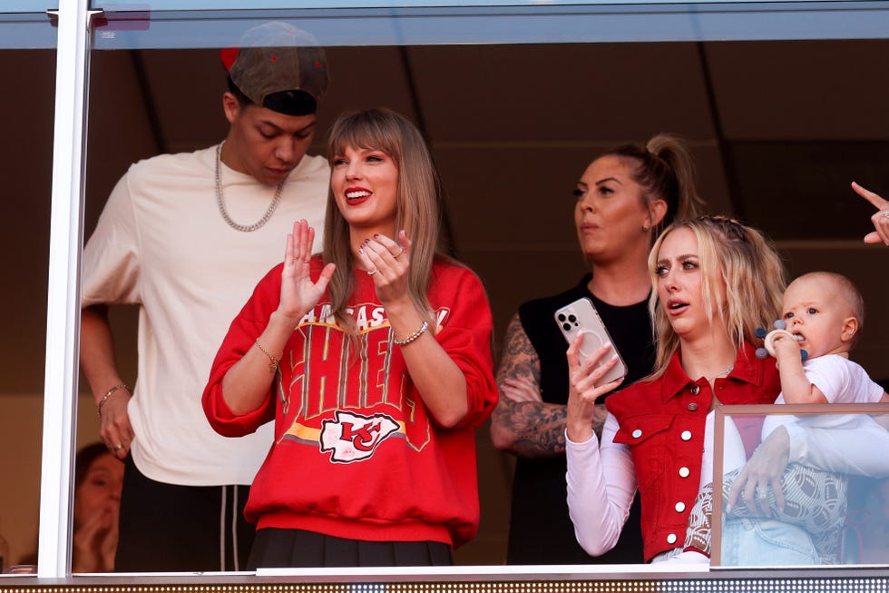 Taylor Swift Gifts Brittany Mahomes '1989' and Limited Edition