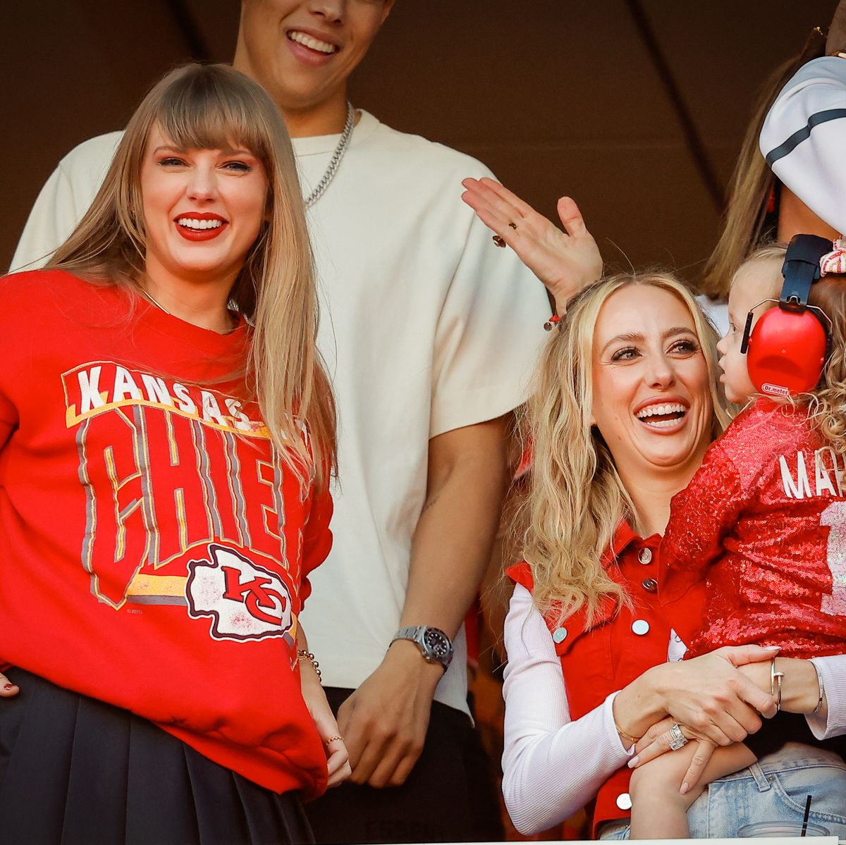 Taylor Swift and Brittany Mahomes Have Traded Phone Numbers and Text  Frequently