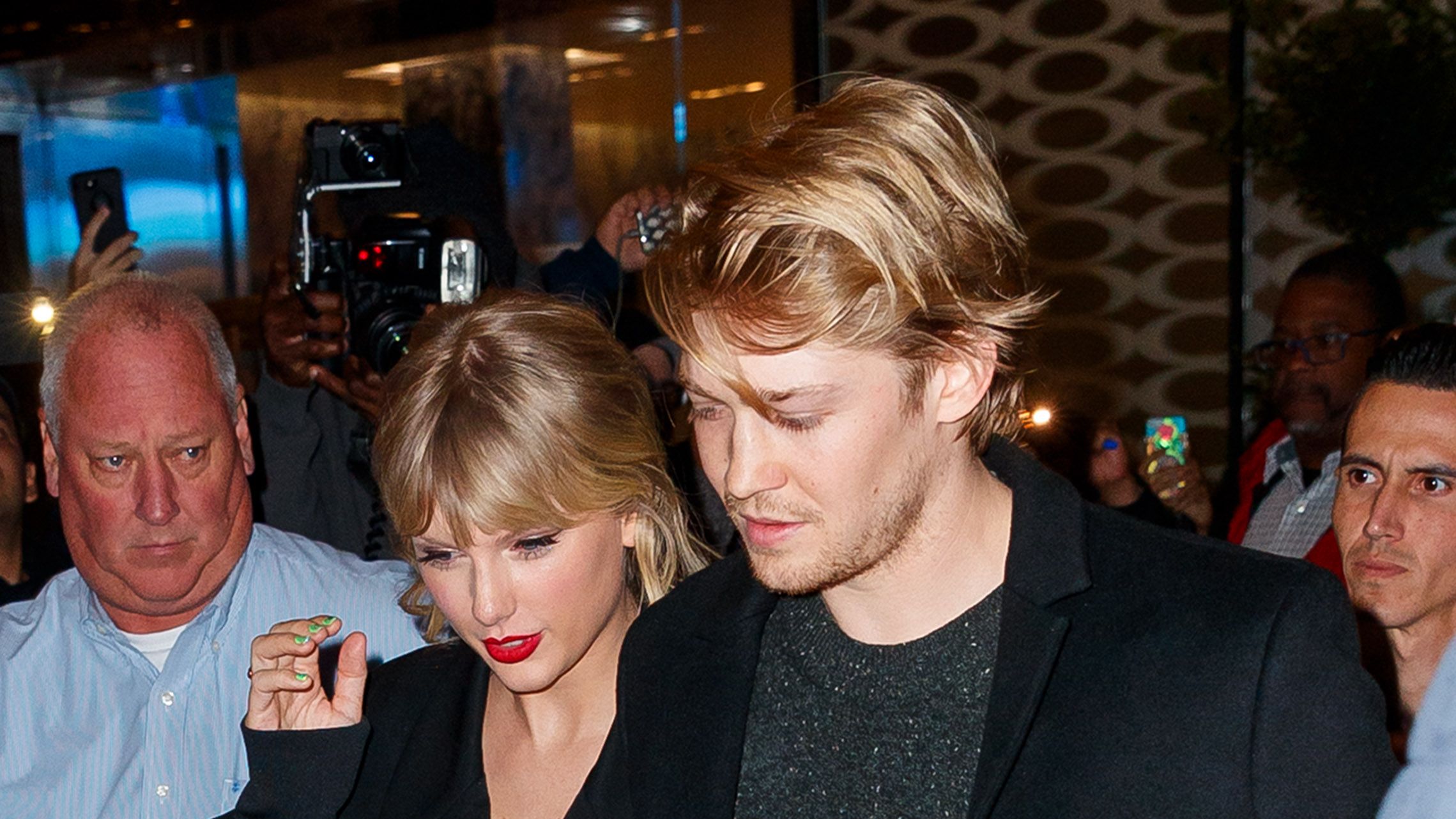 Are Taylor Swift's 'Glitch' Lyrics About Joe Alwyn? - Song Meaning