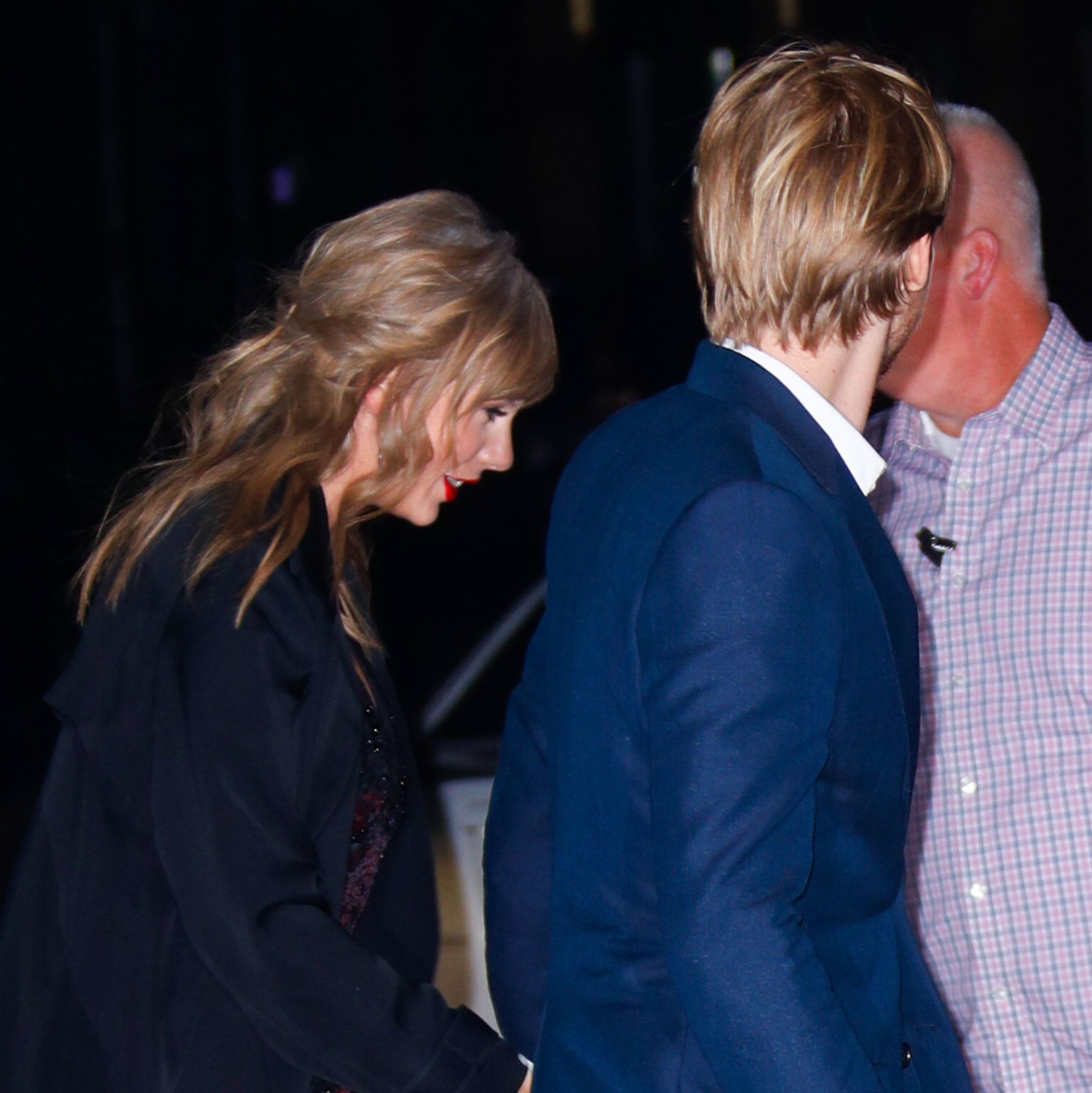 Swift was ringless alongside her partner of five years Alwyn and longtime friend Dunham, despite engagement rumors.