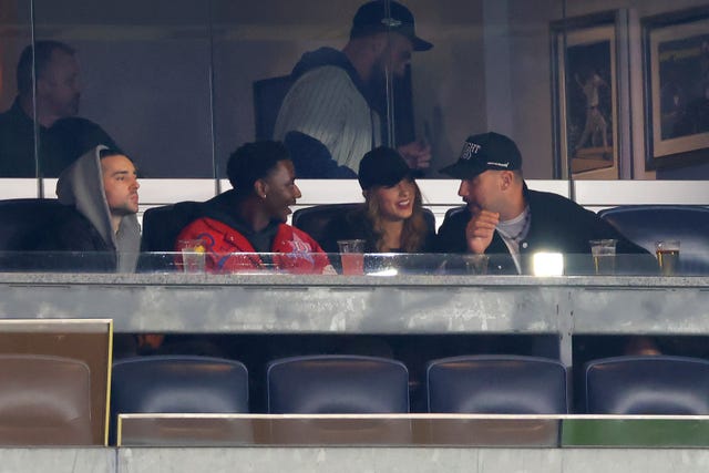 See Taylor Swift and Travis Kelce's Yankees Game Date Photos