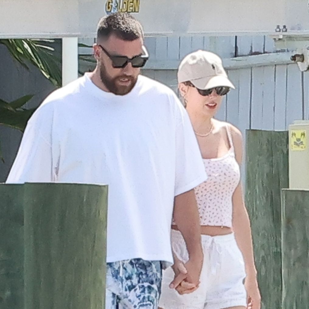 More photos from the couple's vacation have surfaced.