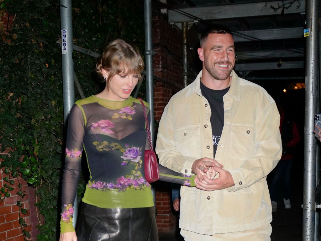 Amid Taylor Swift's Dating, Travis Kelce Sparks Intrigue With His Choice of  Outfit - EssentiallySports
