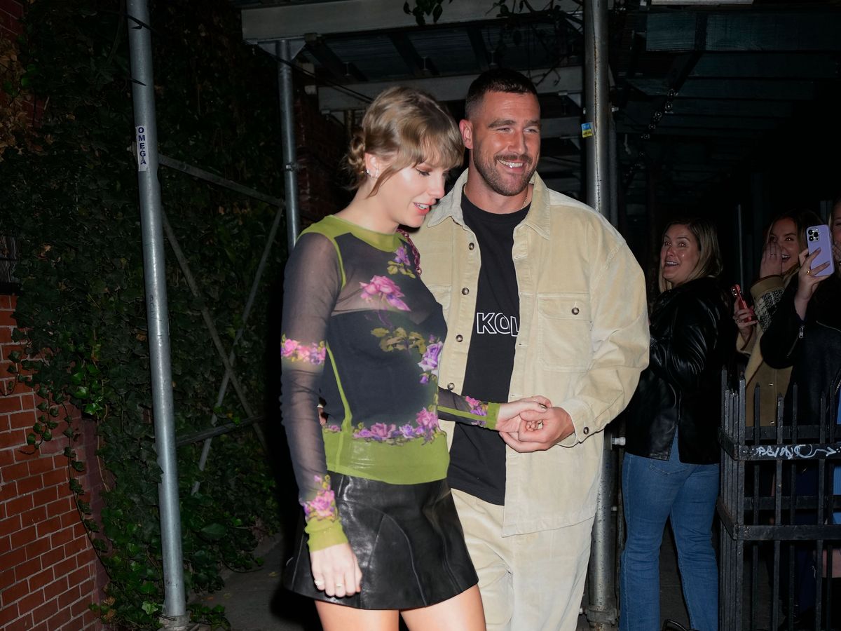 Taylor Swift and Travis Kelce's Body Language Shows Real Intensity