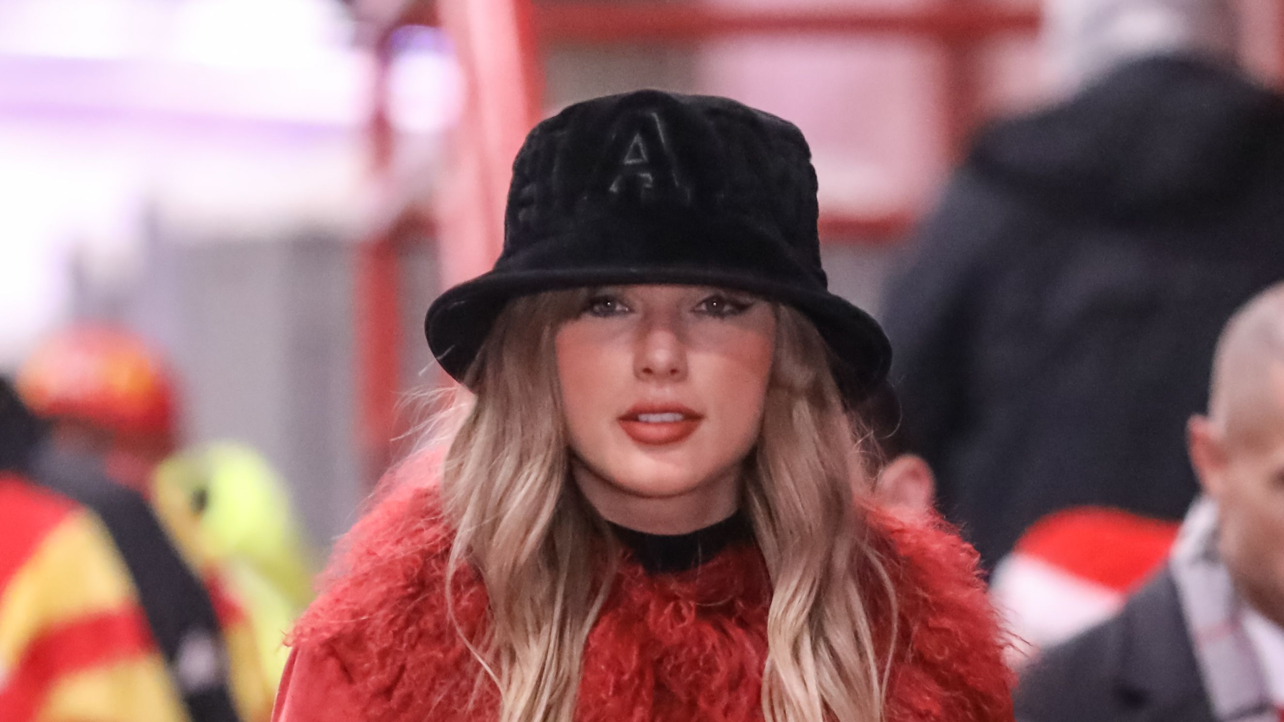 taylor-swift-looks-on-prior-to