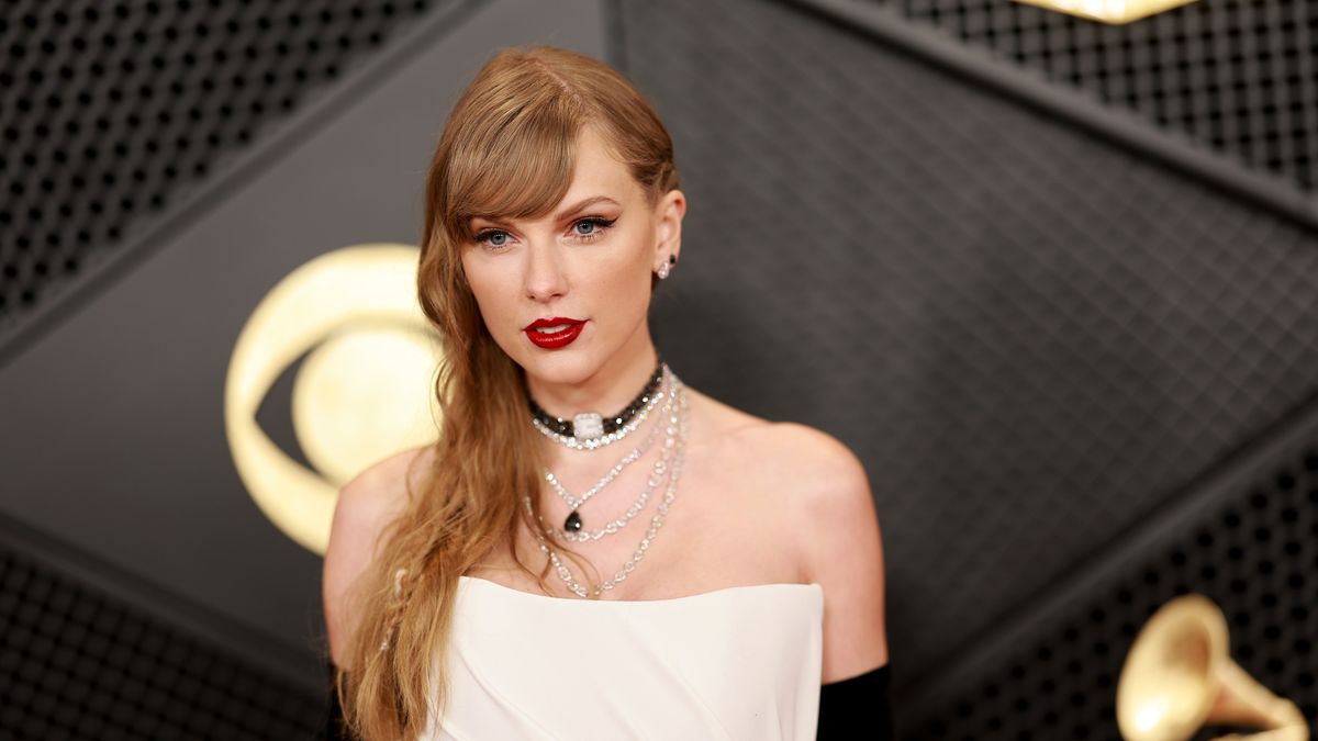 Taylor Swift Rocks 'Reputation'-Coded Black Gloves at 2024 Grammys