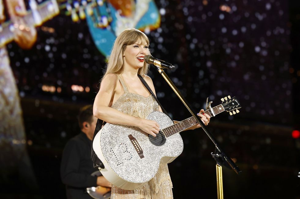 Taylor Swift tritt auf der Bühne während der Taylor Swift The Eras-Tour im Sofi-Stadion am 3. August 2023 in Inglewood, Kalifornien, auf