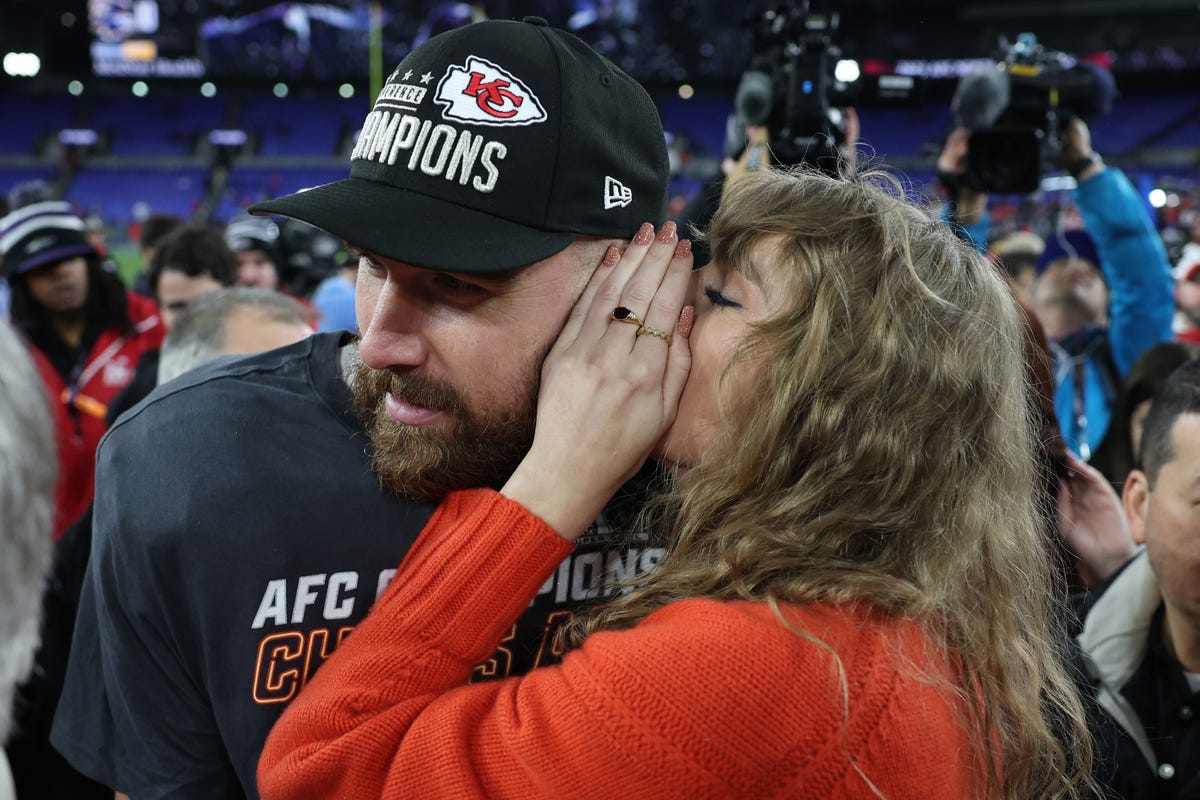 Taylor Swift ‘Didn’t Want Travis Kelce to Retire’: How She Influenced His Choice
