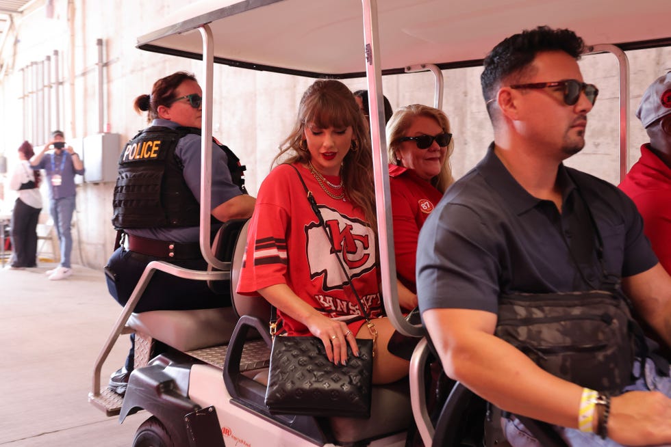 taylor swift and andrea swift