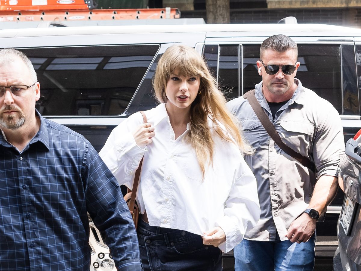Taylor Swift Does New York Spring in a Breezy All-White Outfit