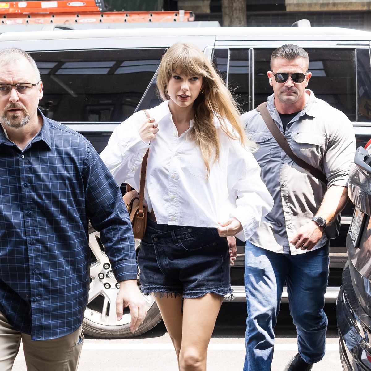 Taylor Swift Style — Arriving at her apartment, New York City, NY