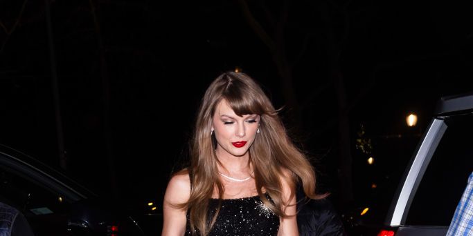 Taylor Swift's Style File - Taylor Swift's Country Glam Outfits