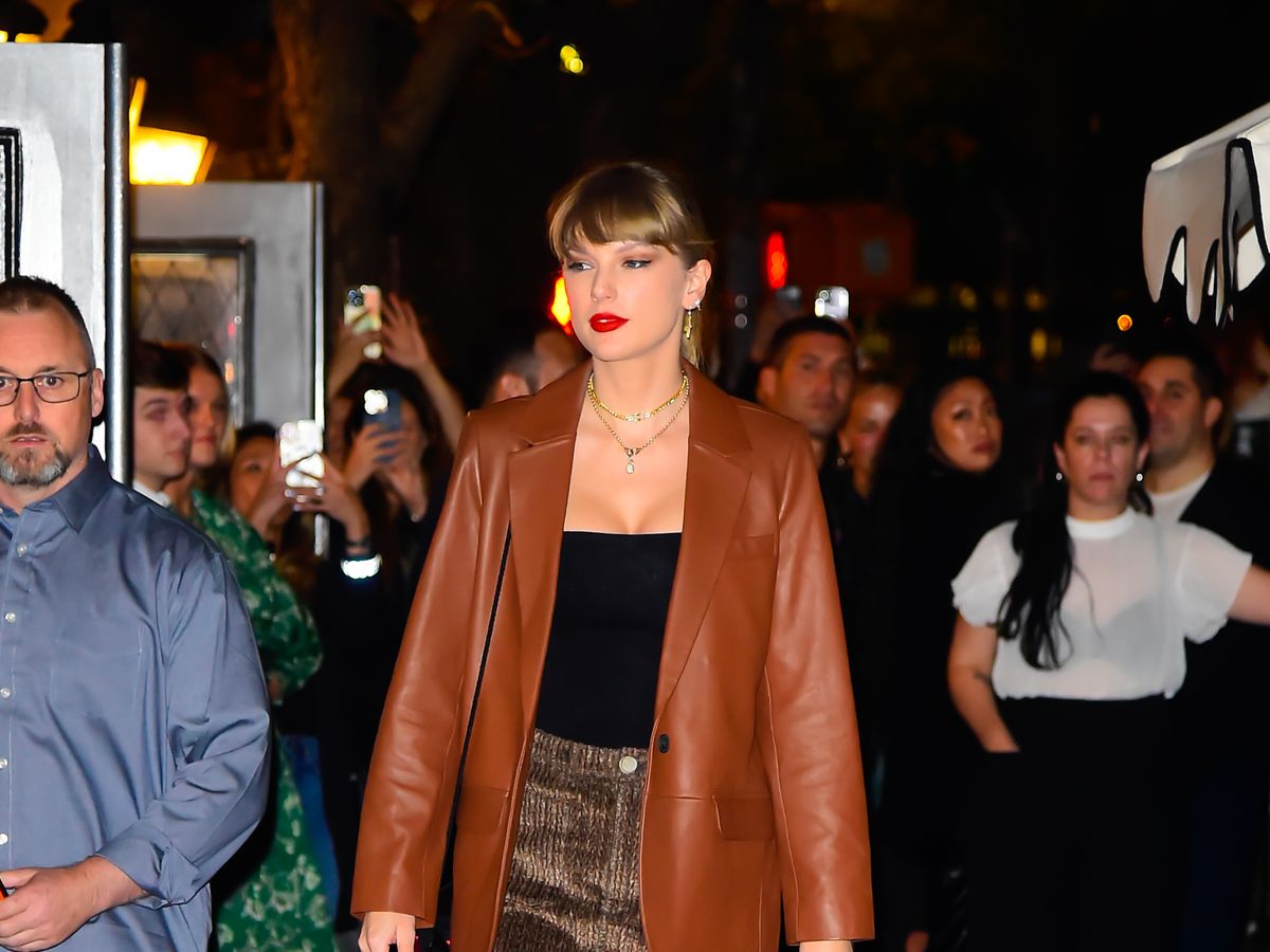 Taylor Swift Dressed Up As A Squirrel For Halloween 2021 And It's