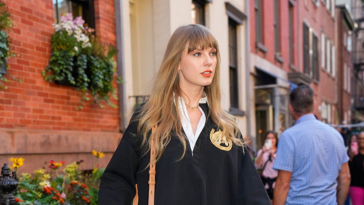 preview for Taylor Swift's Best Red Carpet Looks