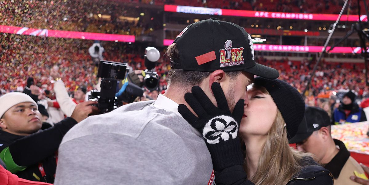 Taylor Swift Walks Onto the Field and Publicly Kisses Travis Kelce After the Chiefs' Win