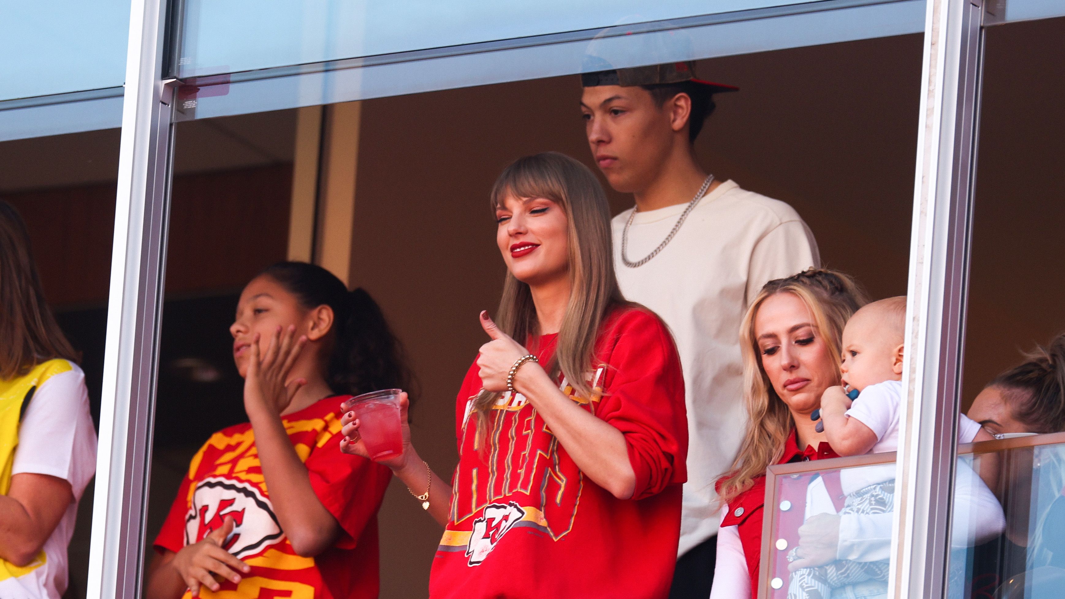 A Taylor Swift Chiefs jersey? Yes, you can buy one 