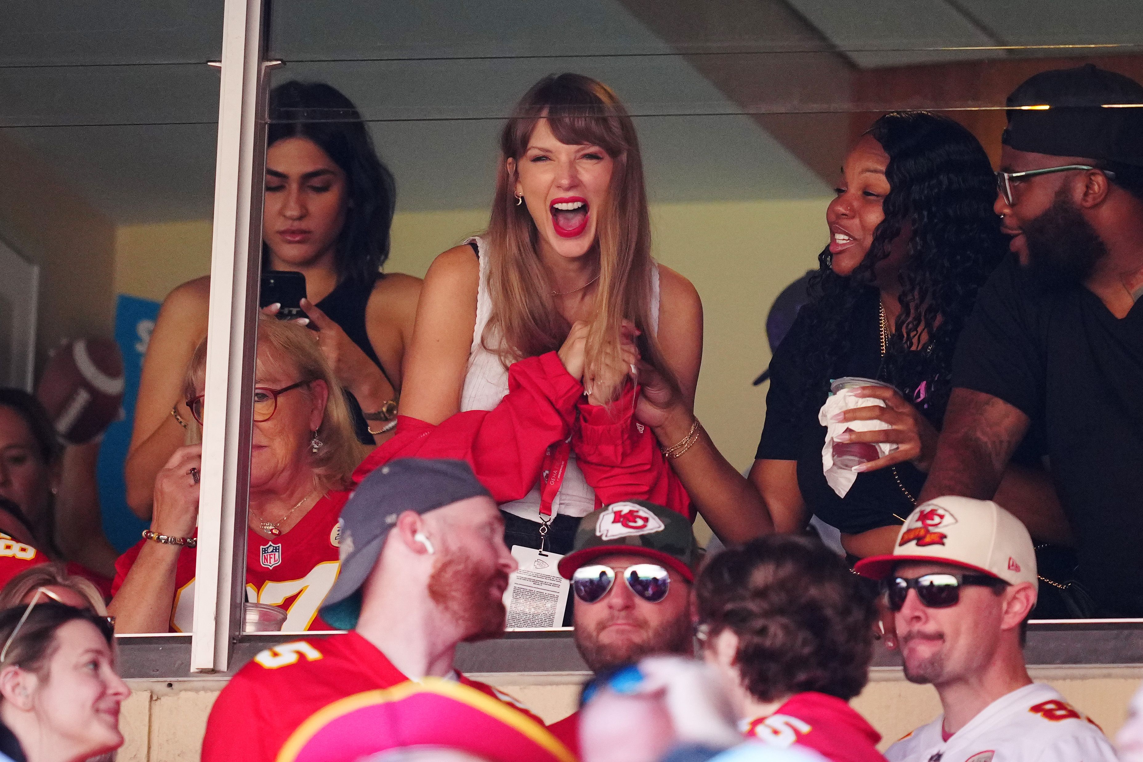 Taylor Swift Sunday Night Football