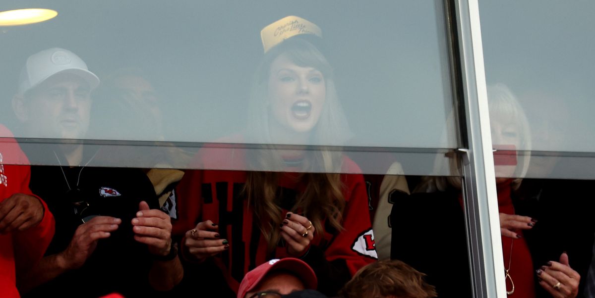 #Taylor Swift Spotted at Chiefs vs Bills Game at Arrowhead Stadium
