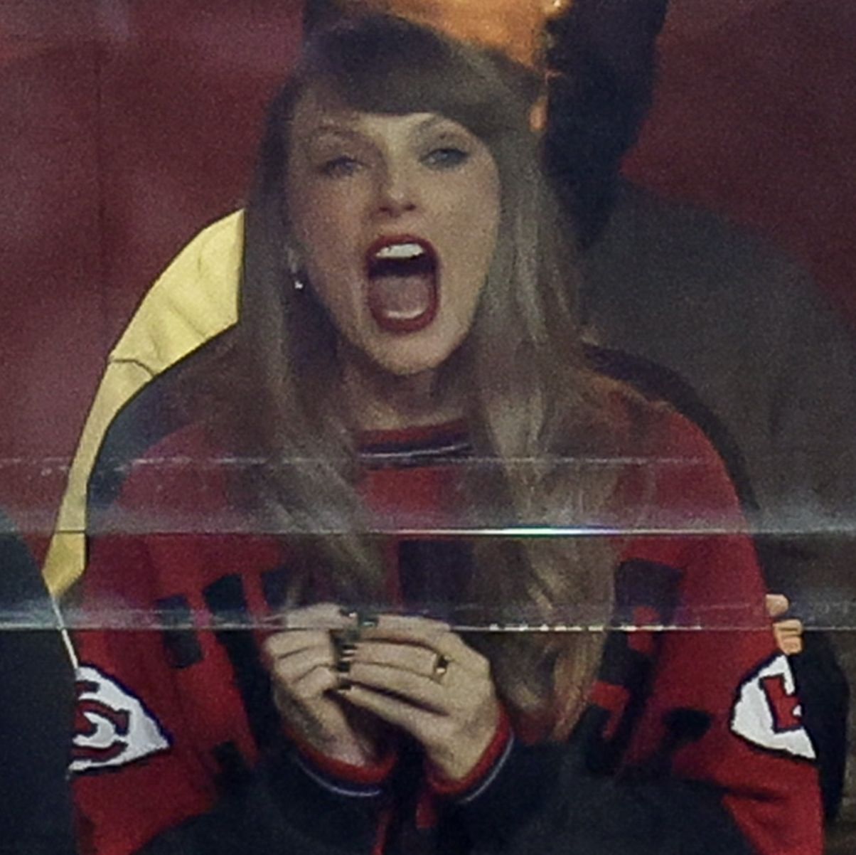 Taylor Swift and Travis Kelce Leave Game Hand-in-Hand After Chiefs Loss Against Bills